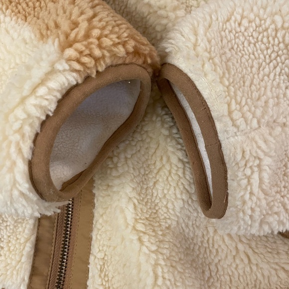 Faherty Apres Dream Full Zip Lined Sherpa Fleece Jacket - Tan, Chevron Stripe - Picture 11 of 12